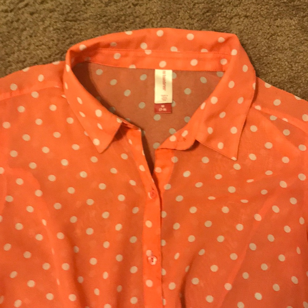 Polka dot button down ๐๐๐ - Picture 3 of 6